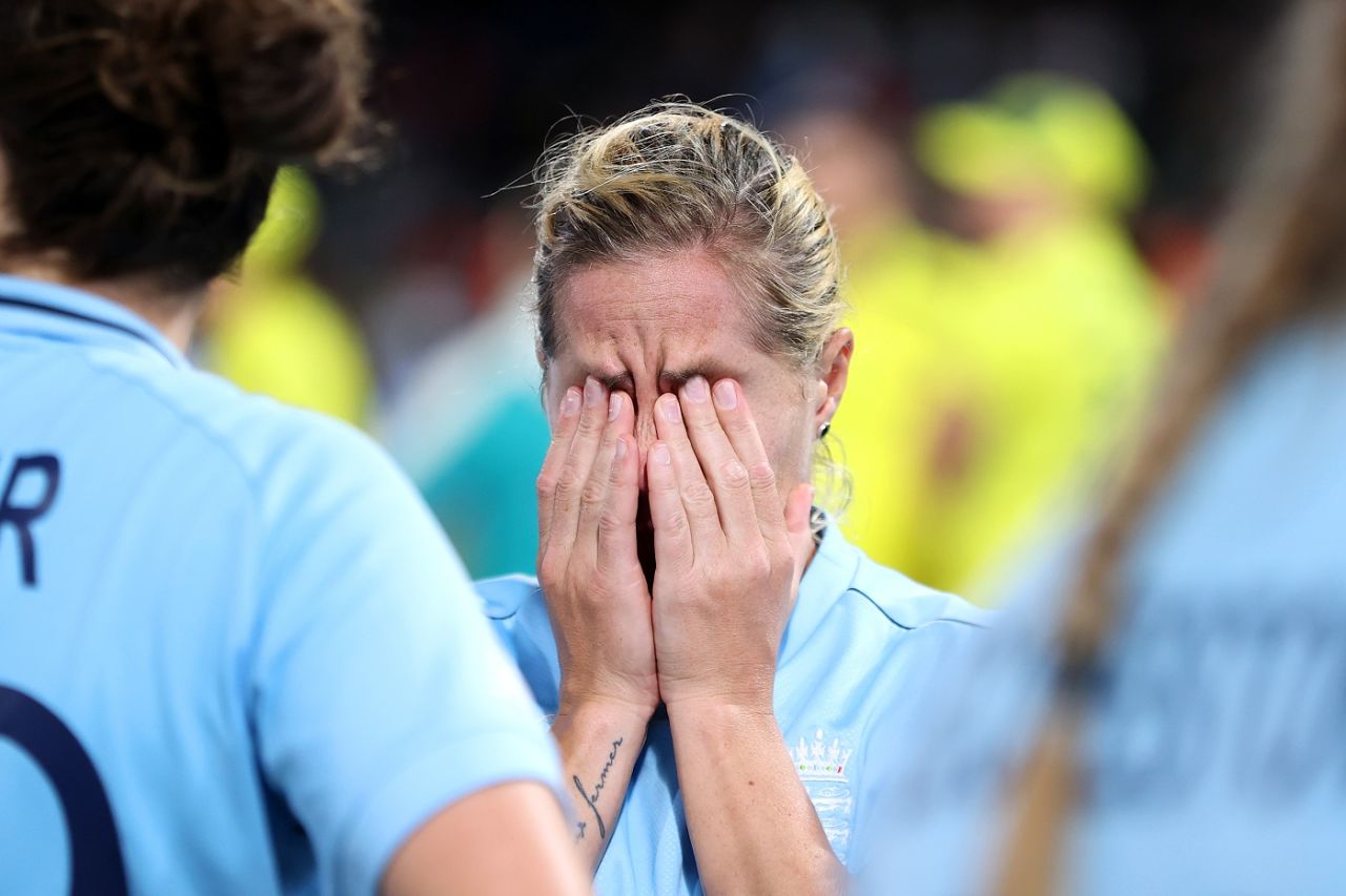 Katherine Brunt was dejected after the defeat, Australia vs England, Women's World Cup 2022 final, Christchurch, April 3, 2022