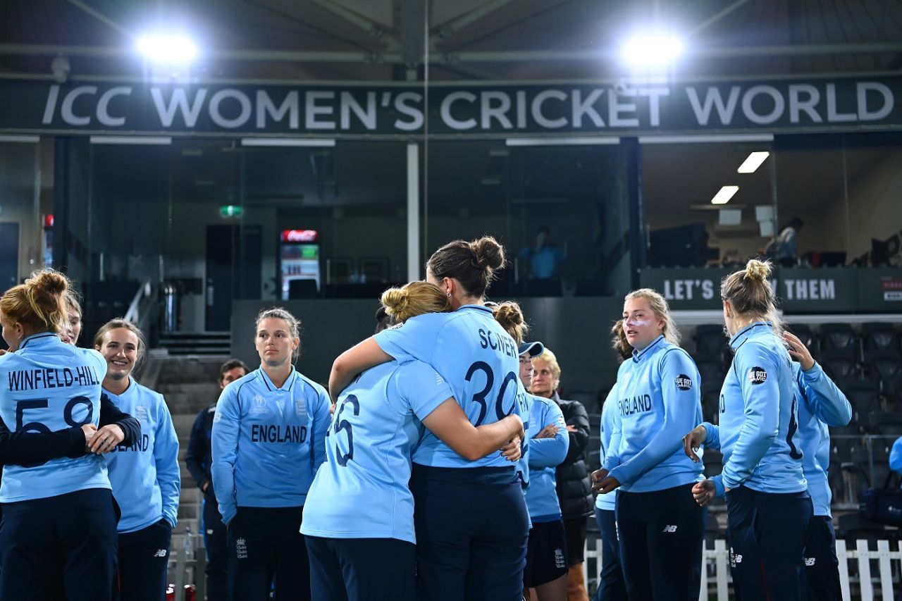 The England players console each other after the defeat, Australia vs England, Women's World Cup 2022 final, Christchurch, April 3, 2022
