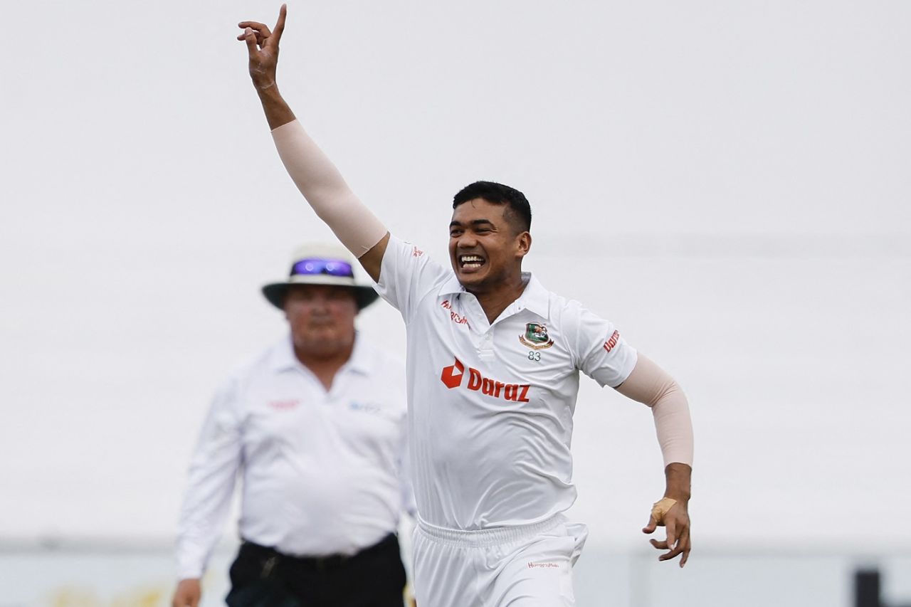 Taskin Ahmed celebrates after getting a wicket, South Africa vs Bangladesh, 1st Test, Durban, 4th Day, April 3, 2022