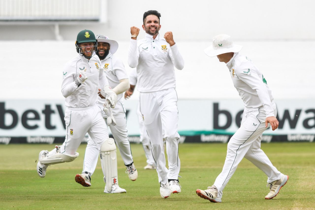 Keshav Maharaj struck in the first over of the day, South Africa vs Bangladesh, 1st Test, Durban, 5th day, April 4, 2022