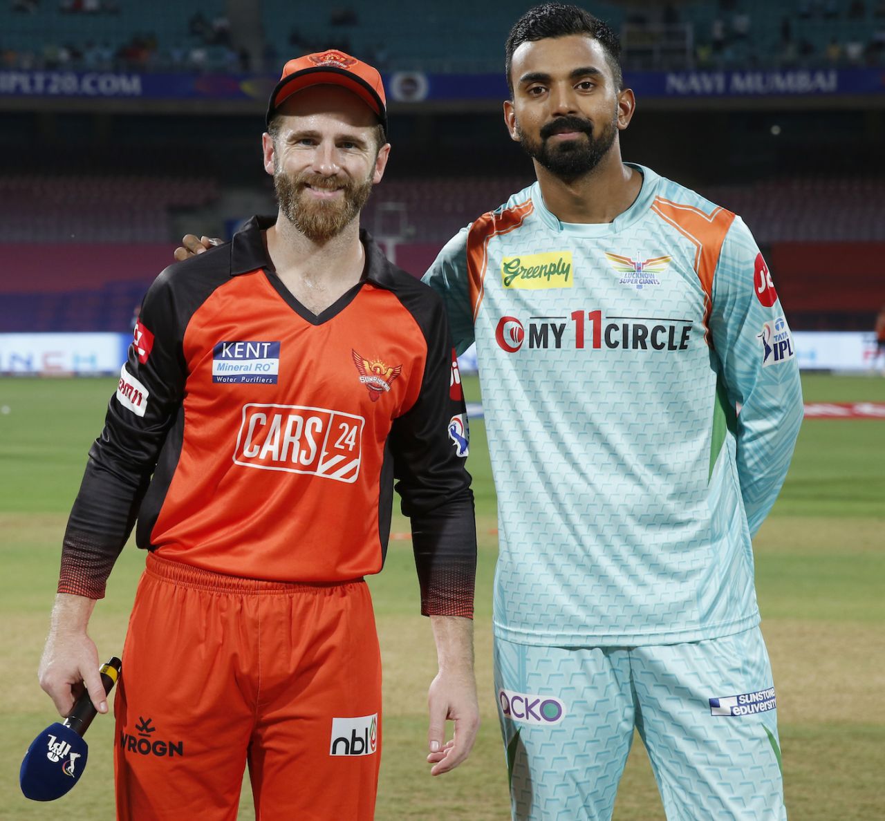 Kane Williamson and KL Rahul strike a pose after the toss, Lucknow Super Giants vs Sunrisers Hyderabad, IPL 2022, Mumbai, April 4, 2022