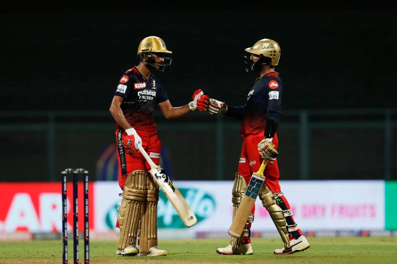 RR vs RCB LIVE: Dinesh Karthik reminds fans of Nidahas Trophy final chase with ROYAL HEIST against RR - Watch video
