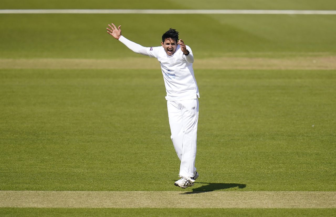 Mohammad Abbas goes up in appeal, Hampshire vs Somerset, LV= Insurance Championship, Division One, Ageas Bowl, April 7, 2022