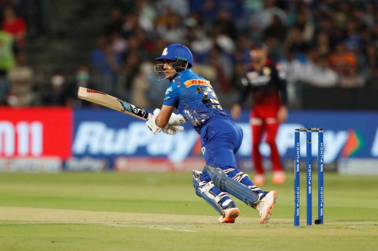 Ishan Kishan sets off on a run, Royal Challengers Bangalore vs Mumbai Indians, IPL 2022, Pune, April 9, 2022