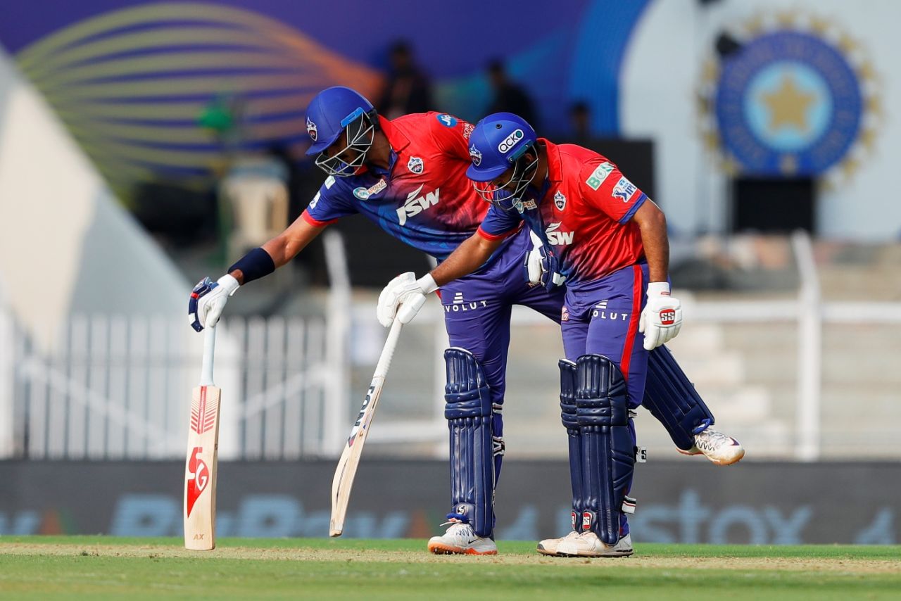 Synchronised gardening, courtesy Axar Patel and Shardul Thakur, Kolkata Knight Riders vs Delhi Capitals, IPL 2022, Brabourne Stadium, Mumbai, April 10, 2022