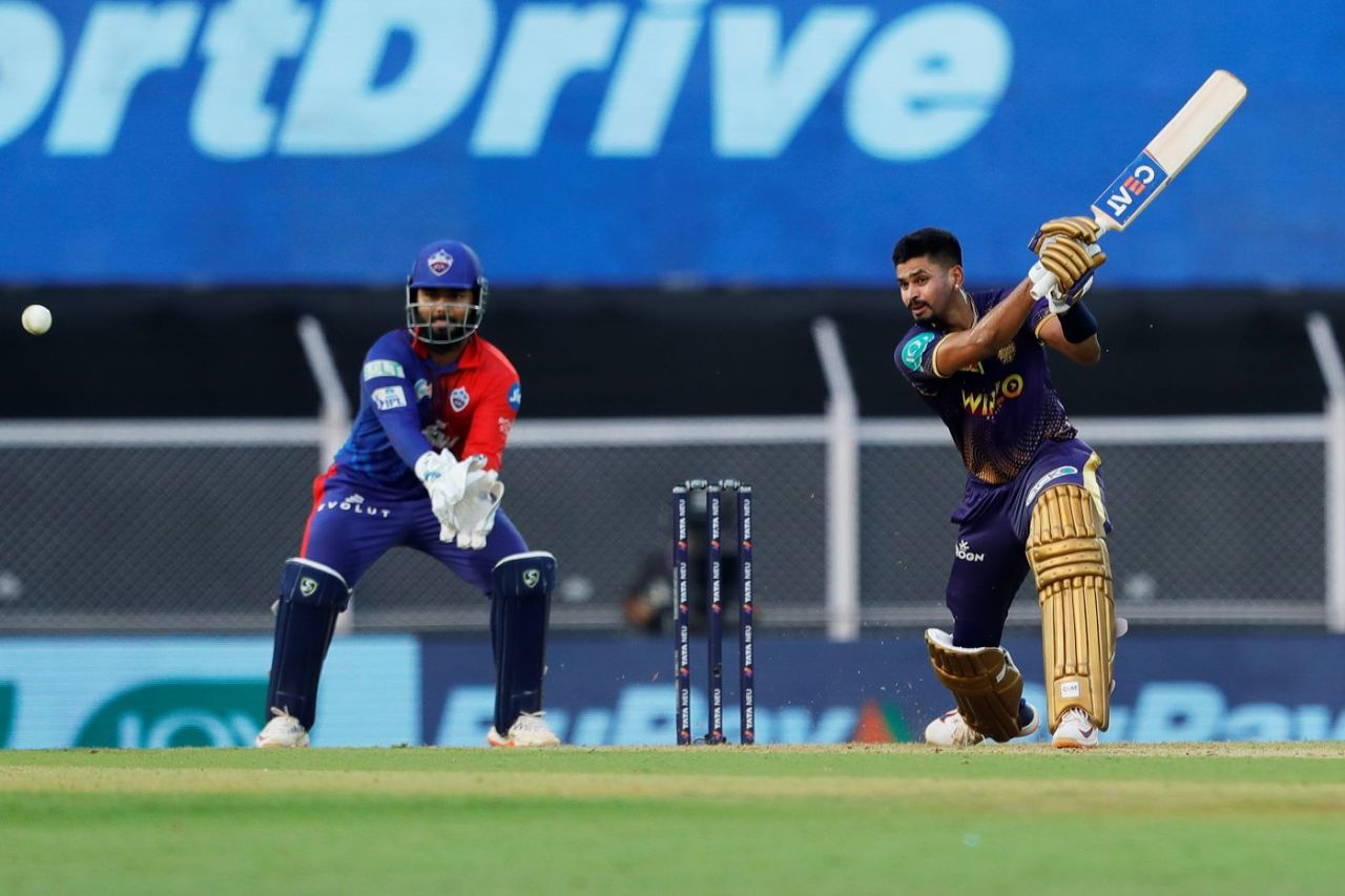 Shreyas Iyer frees his arms, Kolkata Knight Riders vs Delhi Capitals, IPL 2022, Brabourne Stadium, Mumbai, April 10, 2022