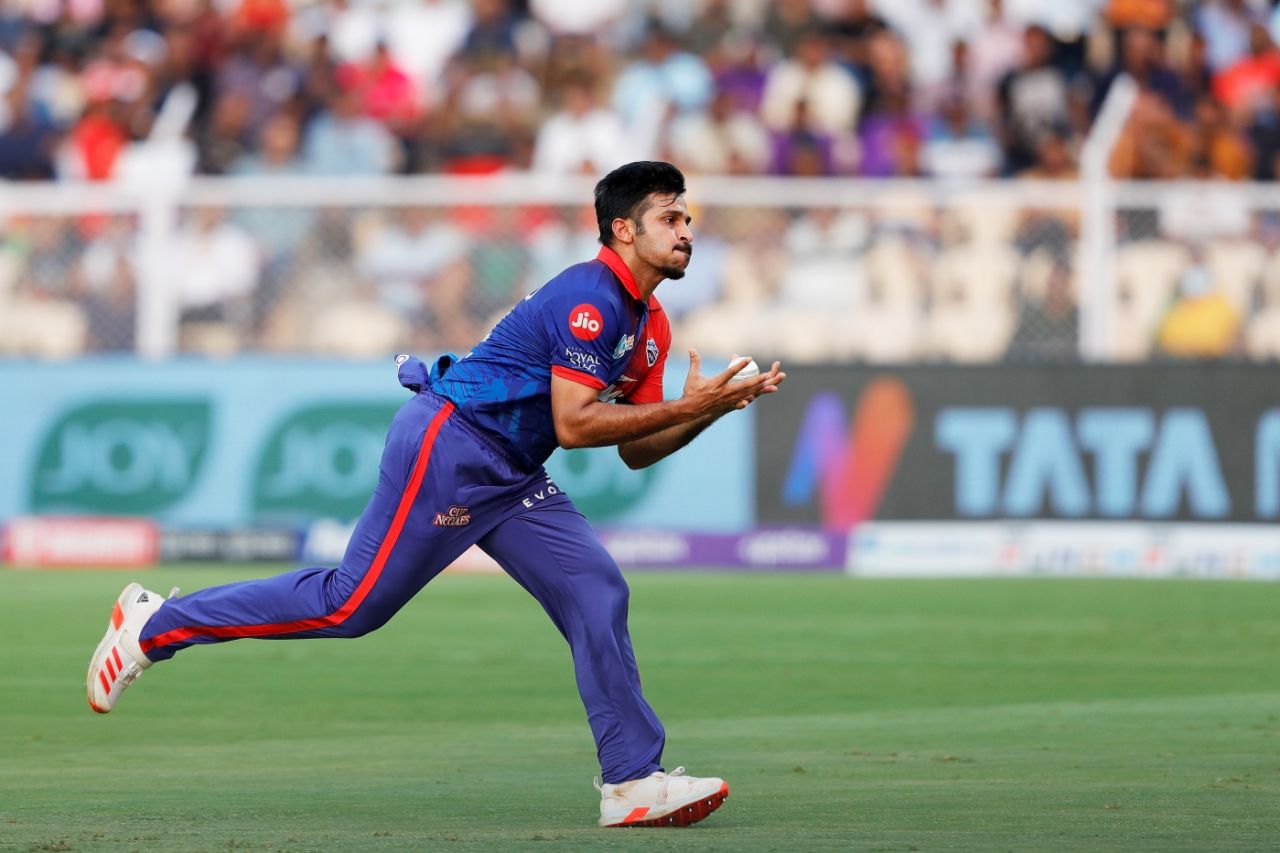 Shardul Thakur took a fabulous running catch in the outfield to see the end of Ajinkya Rahane, Kolkata Knight Riders vs Delhi Capitals, IPL 2022, Brabourne Stadium, Mumbai, April 10, 2022