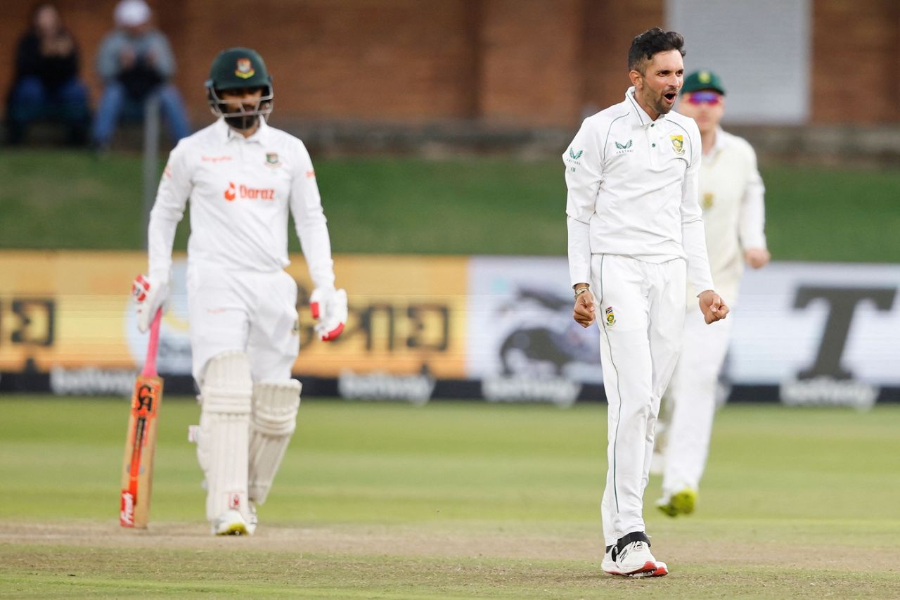 Keshav Maharaj was pumped up after picking the first two Bangladesh wickets, South Africa vs Bangladesh, 2nd Test, Gqeberha, 3rd day, April 10, 2022