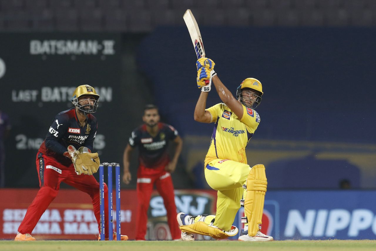 Shivam Dube goes big, and handsome, during his blitz from No. 4, Chennai Super Kings vs Royal Challengers Bangalore, IPL 2022, DY Patil Stadium, Mumbai, April 12, 2022