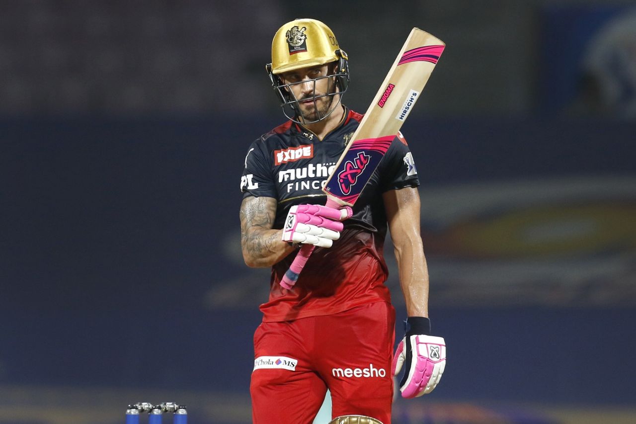 Faf du Plessis raises his bat after completing a half-century, Lucknow Super Giants vs Royal Challengers Bangalore, IPL 2022, DY Patil, Navi Mumbai, April 19, 2022