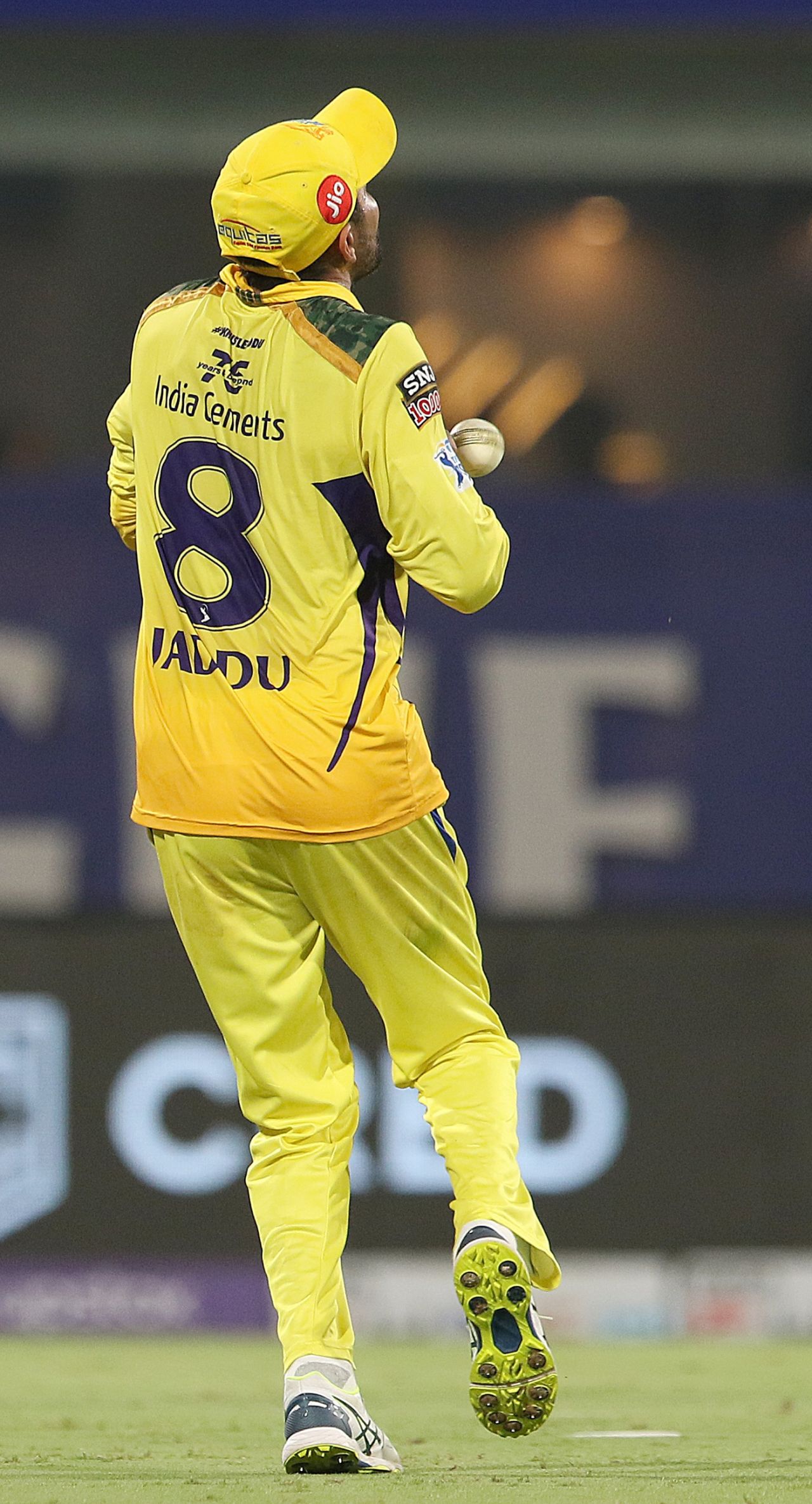 Ravindra Jadeja fails to hold on to a catch, Chennai Super Kings vs Mumbai Indians, IPL 2022, DY Patil, Navi Mumbai, April 21, 2022