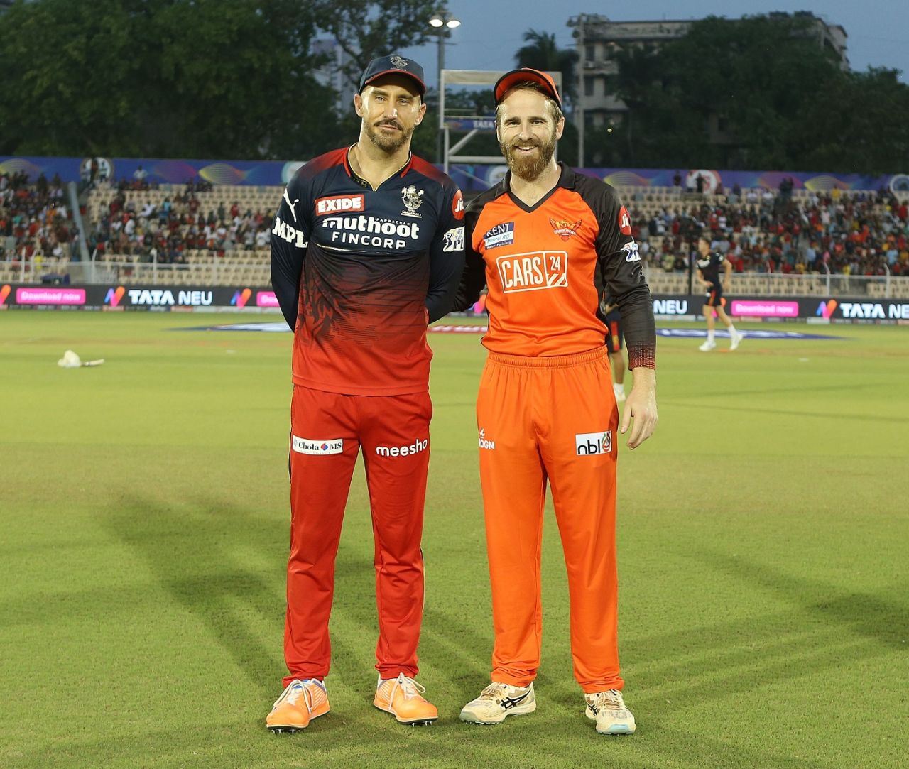 Faf du Plessis and Kane Williamson pose for the camera at the toss, Royal Challengers Bangalore vs Sunrisers Hyderabad, IPL 2022, Brabourne Stadium, Mumbai, April 23, 2022