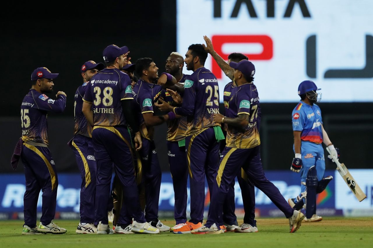 Umesh Yadav celebrates with team-mates the wicket of Prithvi Shaw, IPL 2022, Wankhede Stadium, Mumbai, April 28, 2022