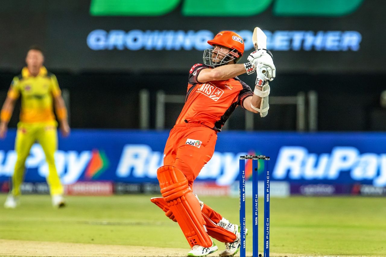 Kane Williamson steadied the ship as SRH lost wickets at the other end, Chennai Super Kings vs Sunrisers Hyderabad, IPL 2022, Pune, May 1, 2022