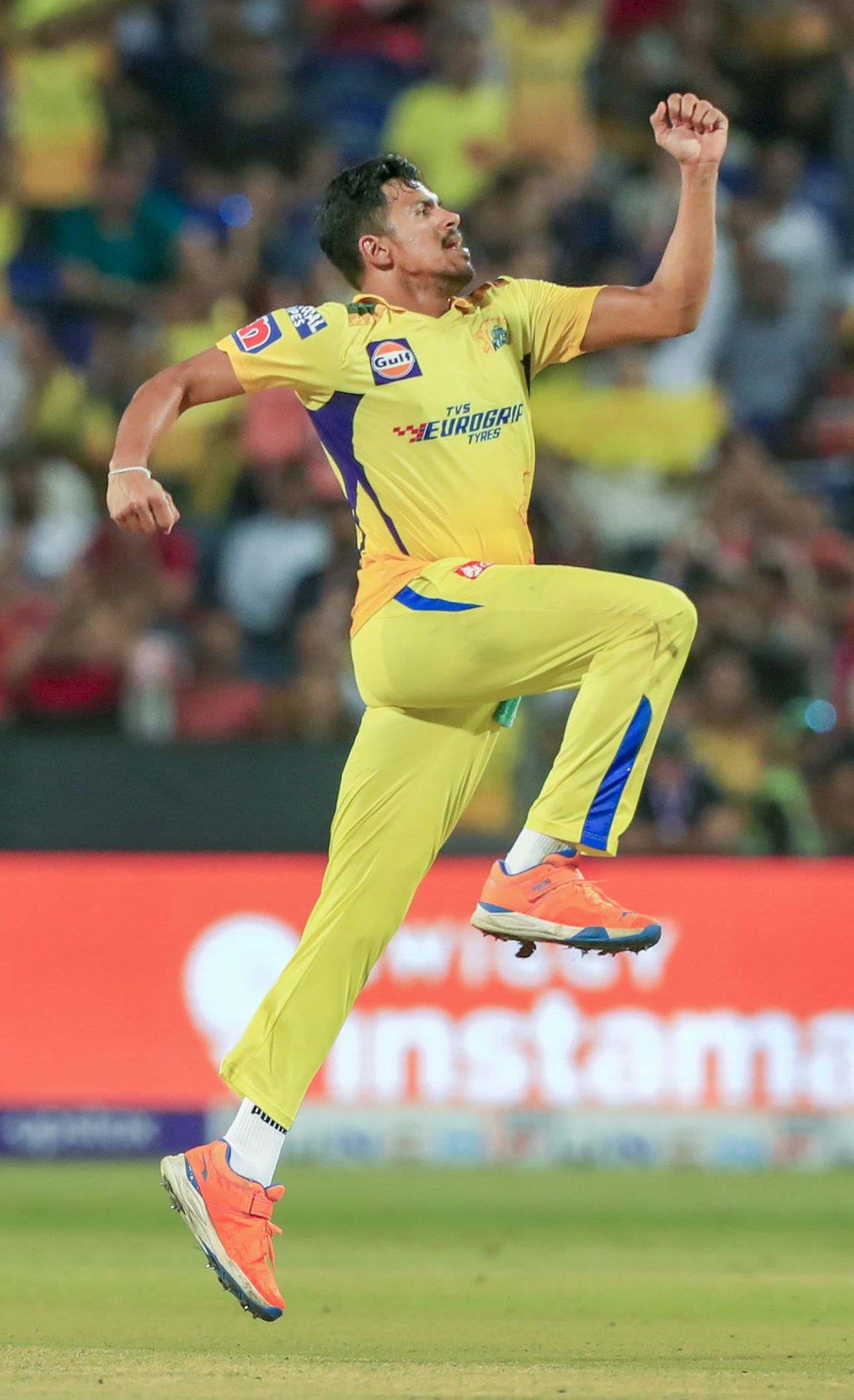 Maheesh Theekshana picked up wickets off back-to-back balls in the 19th over, Chennai Super Kings vs Royal Challengers Bangalore, IPL 2022, Pune, May 4, 2022