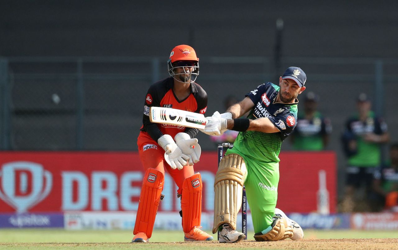 Second ball of his innings, Glenn Maxwell slammed a huge reverse-swept six, Royal Challengers Bangalore vs Sunrisers Hyderabad, IPL 2022, Wankhede Stadium, Mumbai, May 8, 2022
