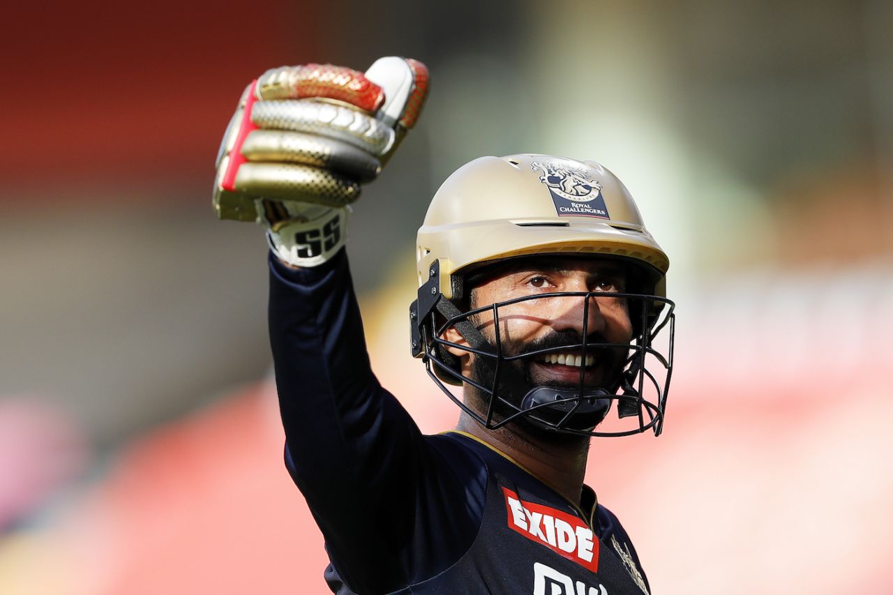 Job done! Dinesh Karthik slammed 30* in eight balls after walking in in the penultimate over, Royal Challengers Bangalore vs Sunrisers Hyderabad, IPL 2022, Wankhede Stadium, Mumbai, May 8, 2022