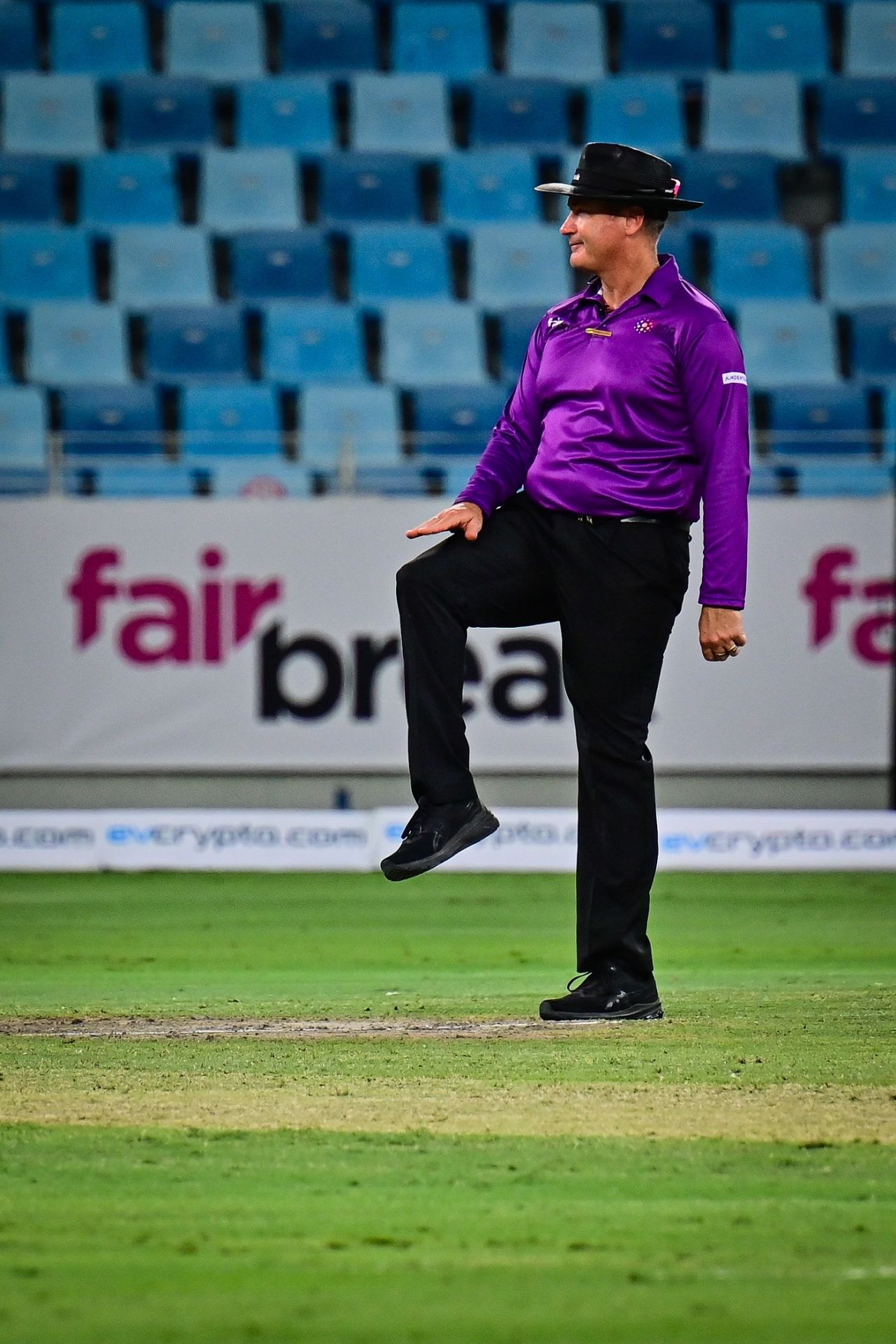 Umpire Simon Taufel signals a leg bye, Spirit vs Sapphires, FairBreak Invitational Tournament 2022, Dubai, May 8, 2022