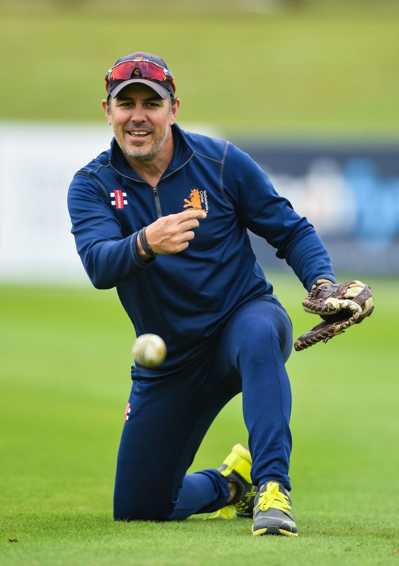 Netherlands head coach Ryan Campbell during a training session, Dublin, September 16, 2019