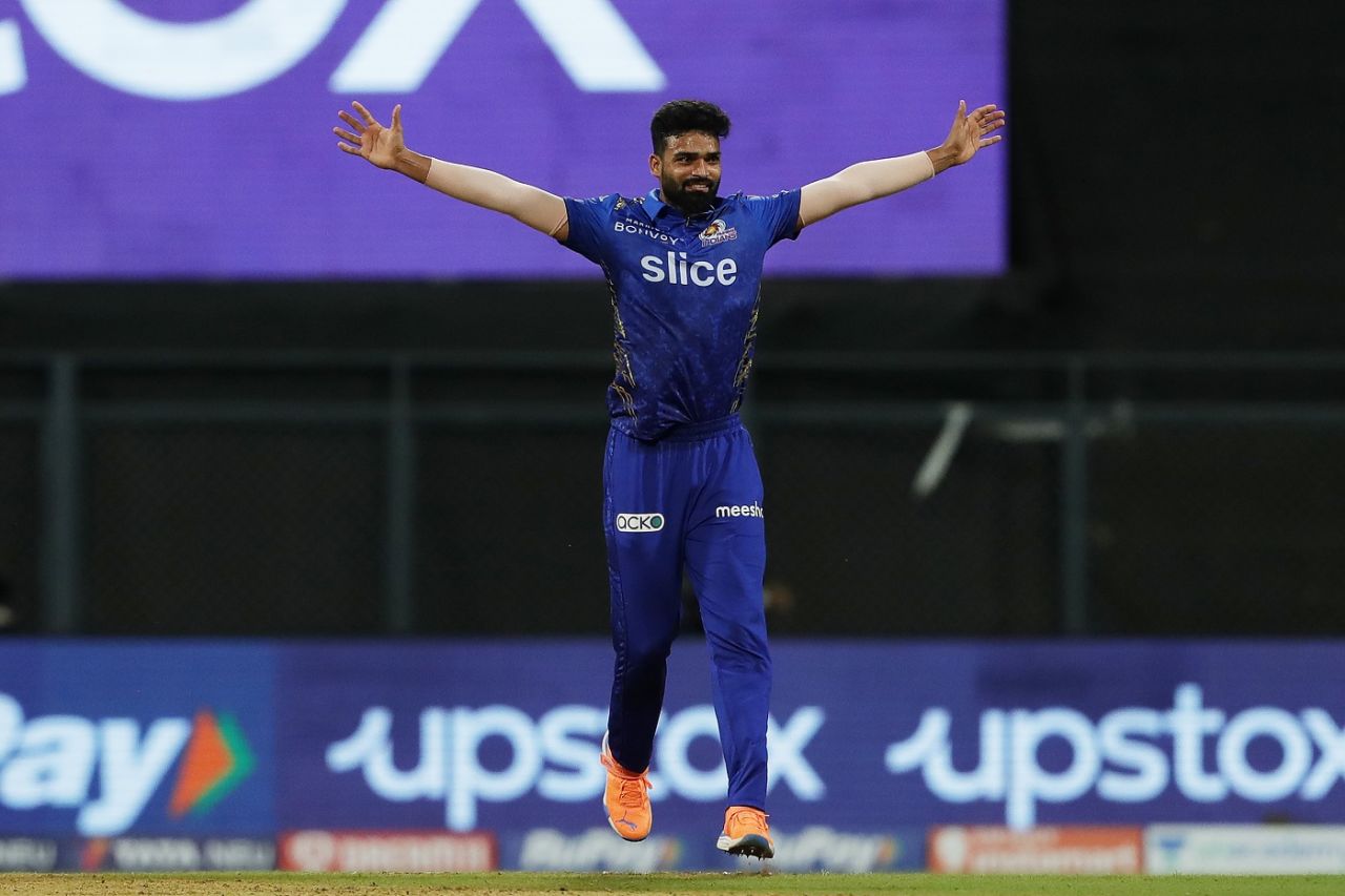 Kumar Kartikeya picked up Dwayne Bravo and Simarjeet Singh in one over, Mumbai Indians vs Chennai Super Kings, IPL 2022, Wankhede Stadium, Mumbai, May 12, 2022