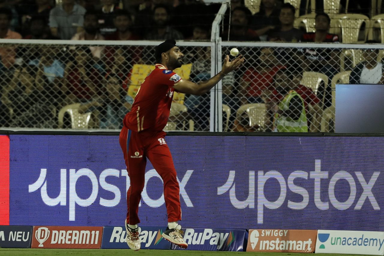 Harpreet Brar took a fantastic catch on the deep-midwicket rope to send back Wanindu Hasaranga, Punjab Kings vs Royal Challengers Bangalore, IPL 2022, Brabourne Stadium, Mumbai, May 13, 2022