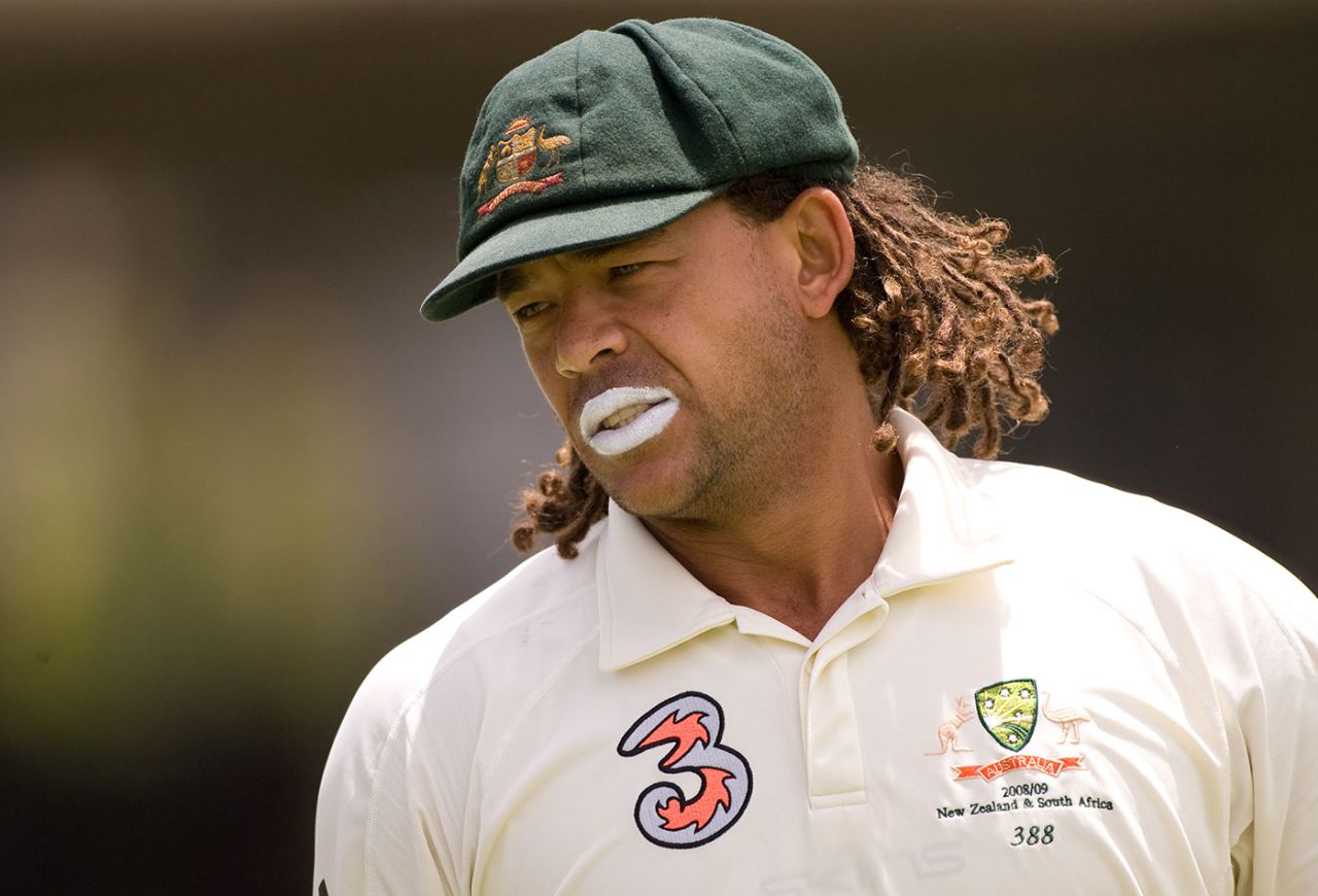 Andrew Symonds in the field, Australia vs South Africa, 1st Test, Perth, December 20, 2008
