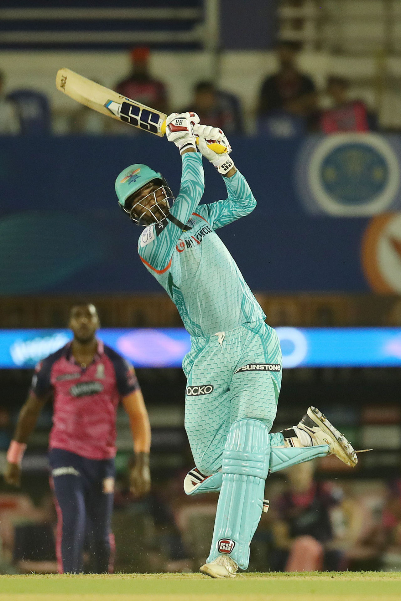 Deepak Hooda takes the aerial route, Lucknow Super Giants vs Rajasthan Royals, IPL 2022, Brabourne Stadium, Mumbai, May 15, 2022