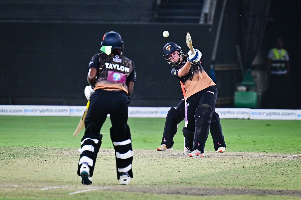 Sterre Kalis in action, Falcons vs Tornadoes, finals, FairBreak Invitational Tournament 2022, Dubai, May 15, 2022