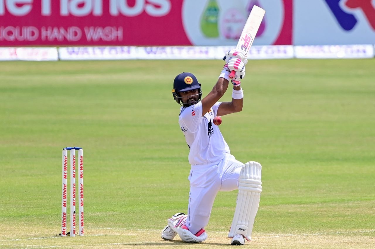 Dinesh Chandimal reached his half-century on the morning of the second day, Bangladesh vs Sri Lanka, 1st Test, Chattogram, 2nd day, May 16, 2022