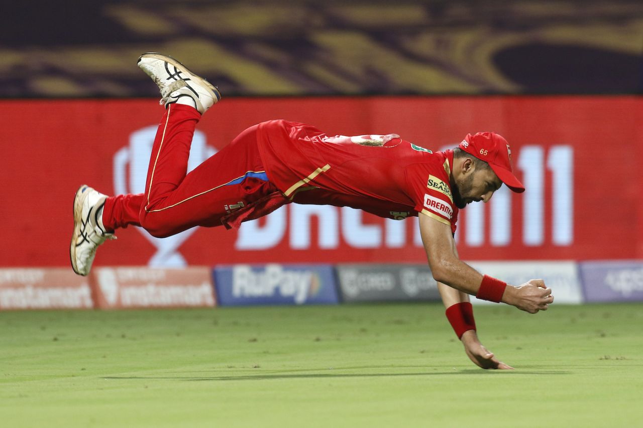 Rishi Dhawan took a sharp catch at the midwicket boundary to send Mitchell Marsh on his way, Delhi Capitals vs Punjab Kings, IPL 2022, DY Patil Stadium, Mumbai, May 16, 2022