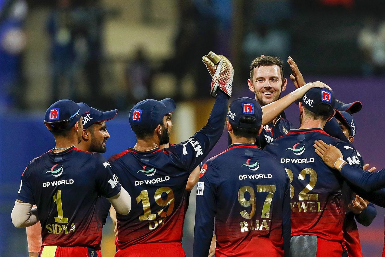 Josh Hazlewood struck in his first over, thanks to a Glenn Maxwell screamer, Royal Challengers Bangalore vs Gujarat Titans, IPL 2022, Wankhede Stadium, Mumbai, May 19, 2022