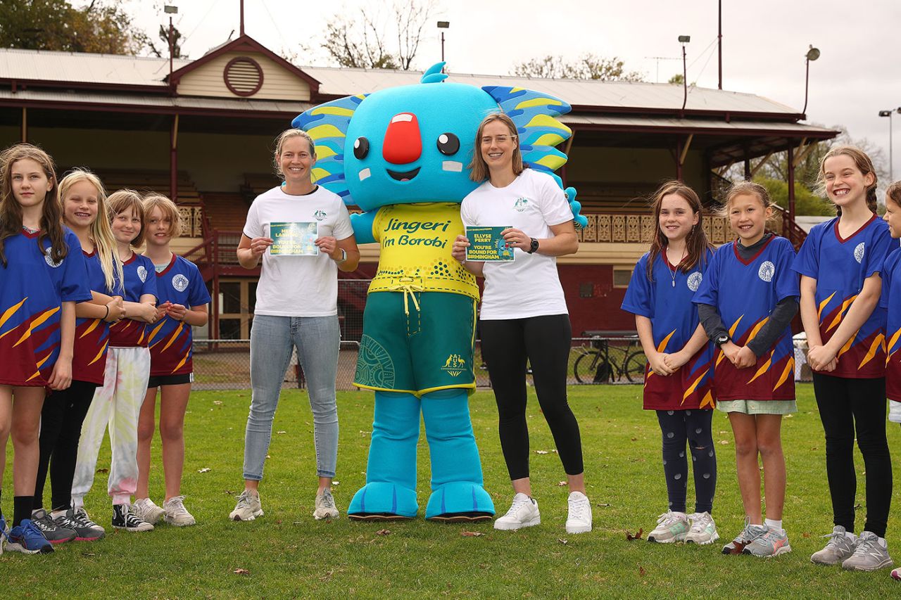 Meg Lanning and Ellyse Perry at an event to mark the naming of Australia's Commonwealth Games squad, Melbourne, May 20, 2022