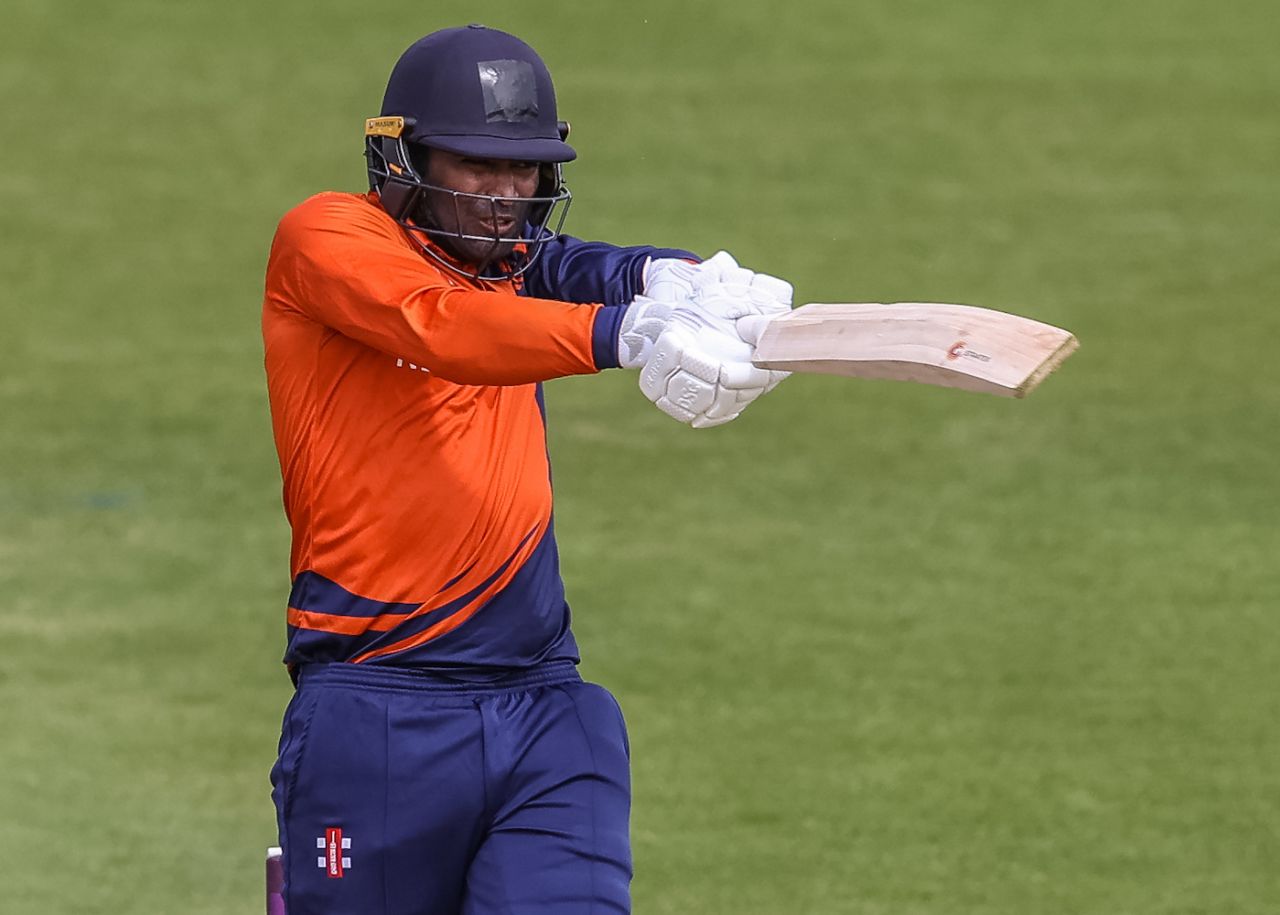 Teja Nidamanuru pulls during Netherlands' friendly against Northamptonshire Second XI, Northampton, May 10, 2022