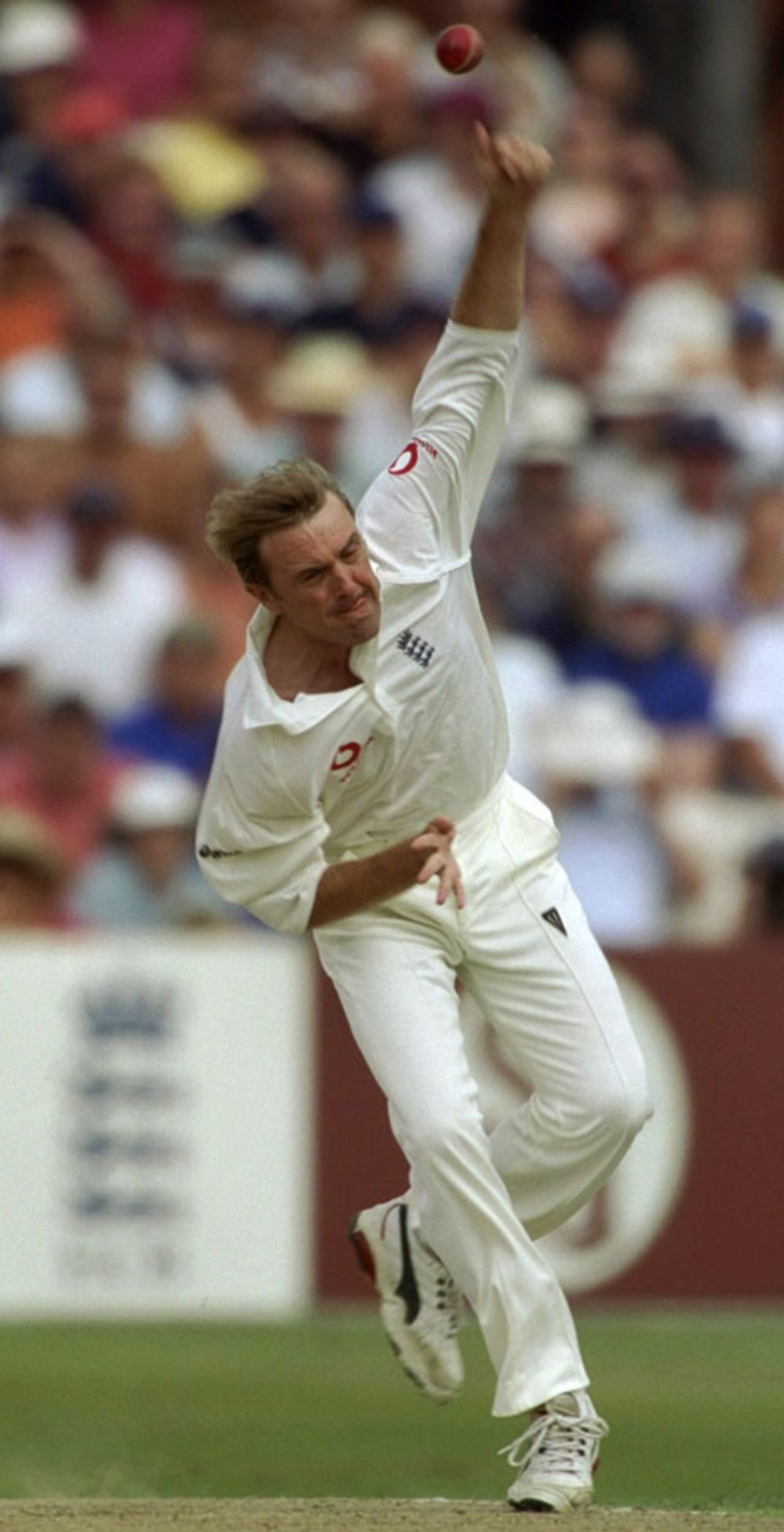 Phil Tufnell in action, Lord's, June 22, 1999