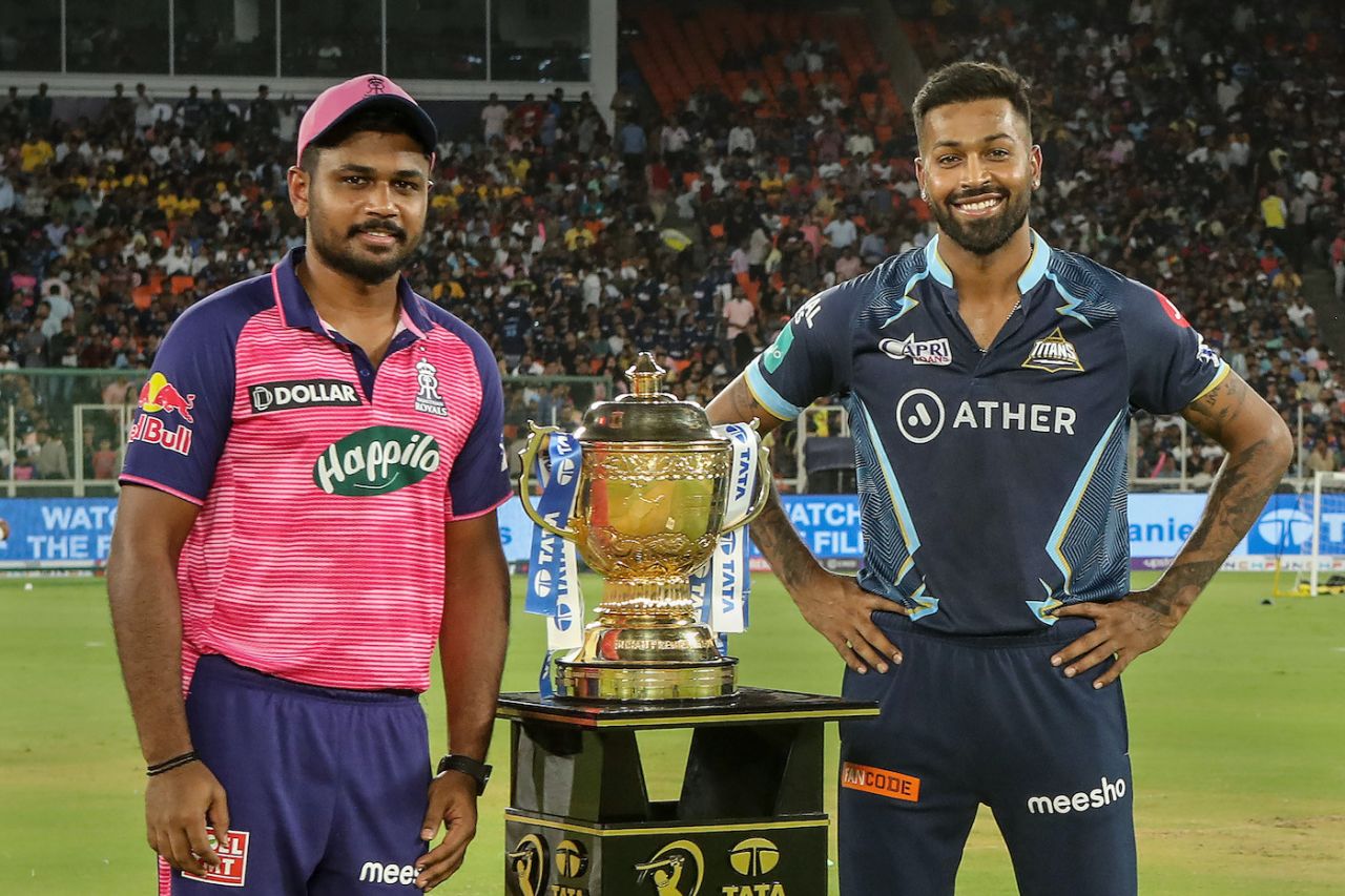 Hardik Pandya and Sanju Samson pose with the trophy ahead of the Final, Gujarat Titans vs Rajasthan Royals, IPL 2022 Final, Ahmedabad, May 29, 2022
