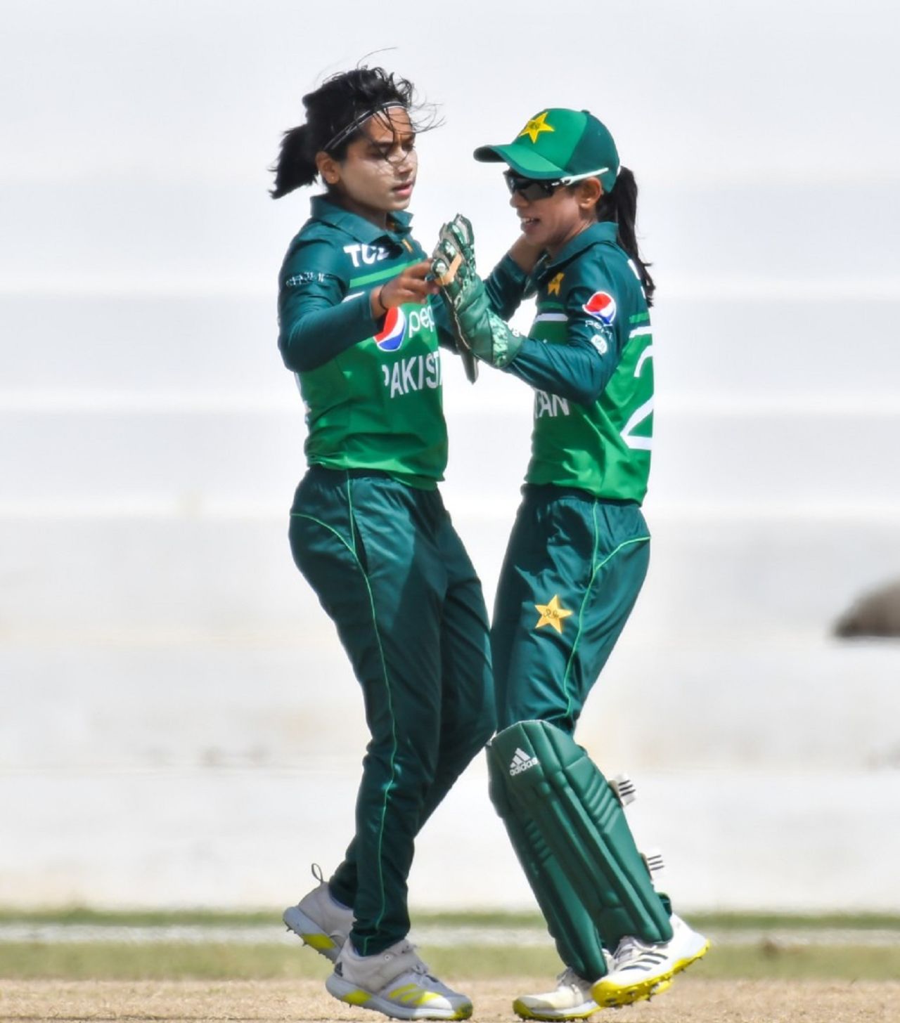 Fatima Sana celebrates the dismissal of Hasini Perera, Pakistan Women vs Sri Lanka Women, 1st ODI, Karachi, June 1, 2022