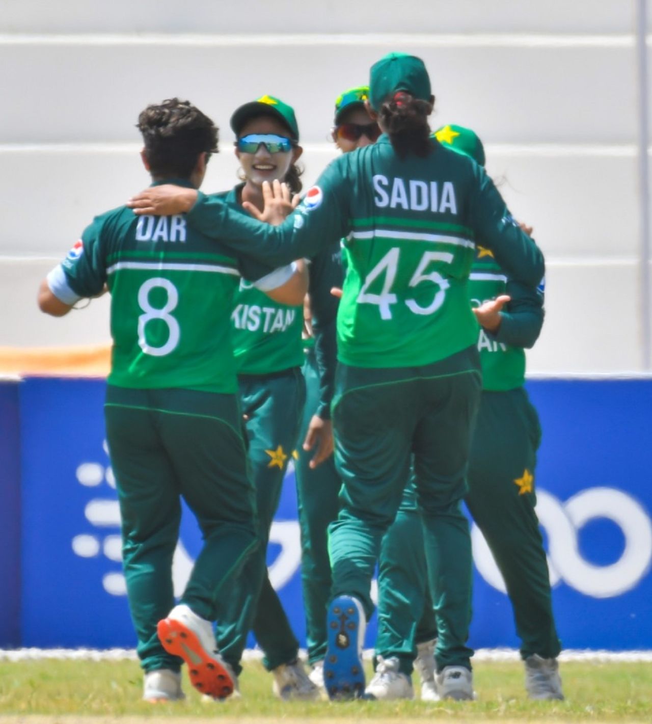 Pakistan players celebrate the wicket of Chamari Athapaththu, Pakistan vs Sri Lanka, 2nd women's ODI, Karachi, June 3, 2022