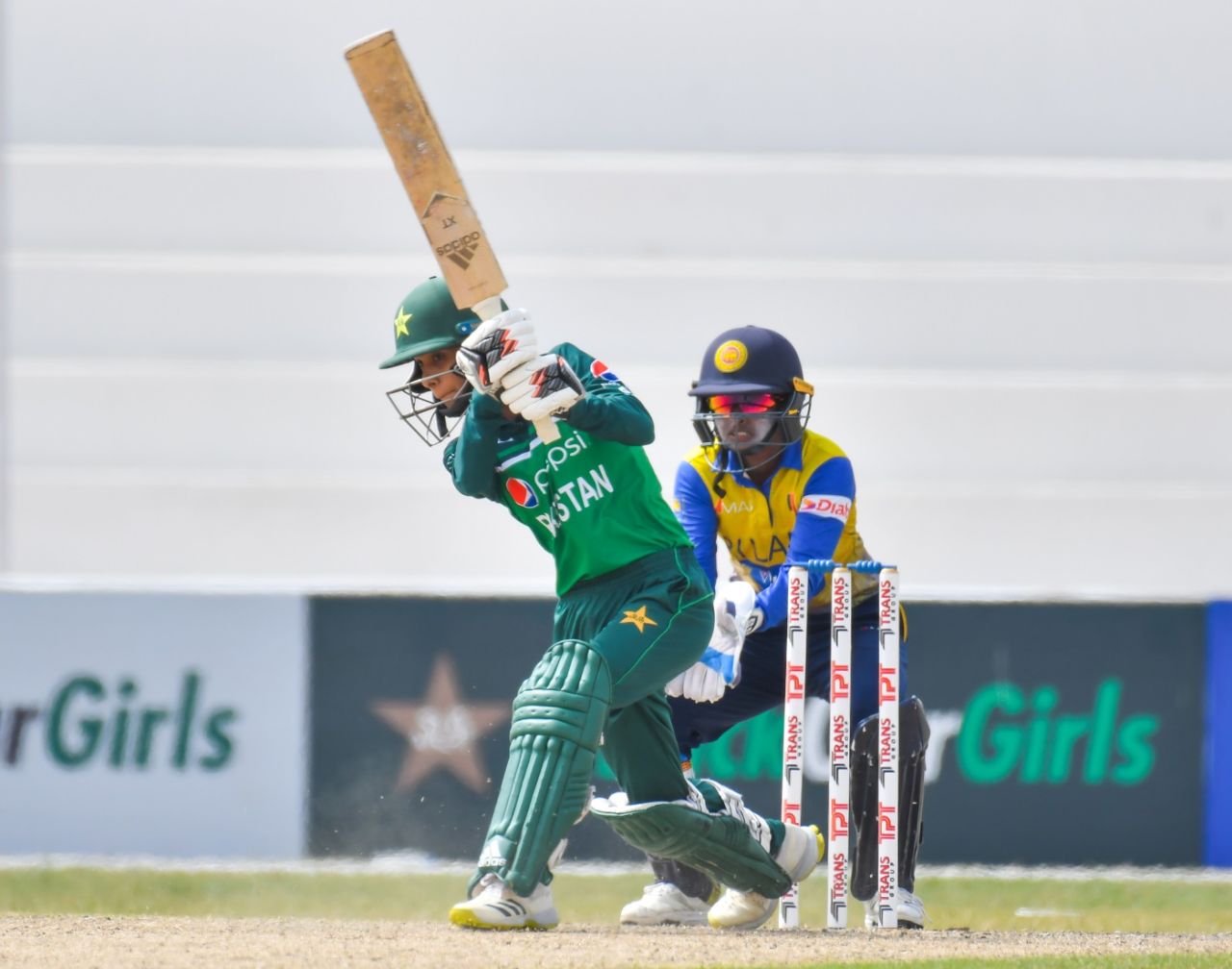 Omaima Sohail drives one through the off side during her 40-run knock, Pakistan vs Sri Lanka, 3rd women's ODI, Karachi, June 5, 2022