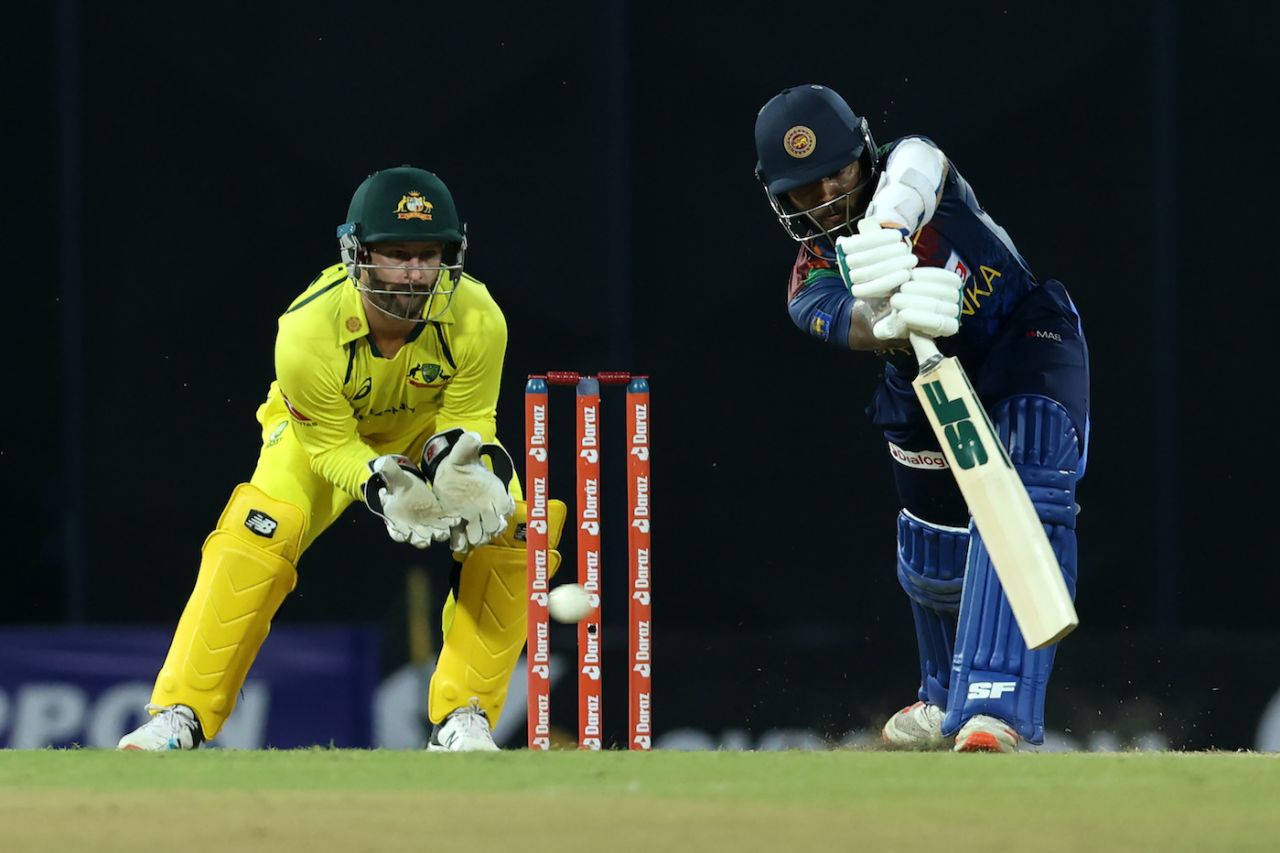 Kusal Mendis consolidated the Sri Lankan innings after a couple of early wickets, Sri Lanka vs Australia, 2nd T20I, Colombo, June 8, 2022