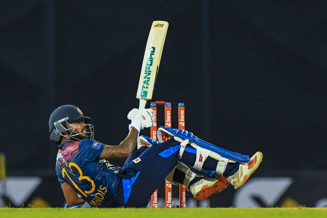 Kusal Mendis got hit-wicket after losing his balance against Jhye Richardson in the 2nd T20I, Sri Lanka vs Australia, 2nd T20I, Colombo, June 8, 2022