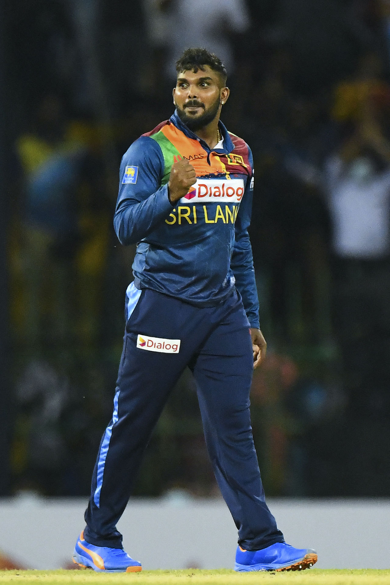 Wanindu Hasaranga dents Australia's quick start with wickets, Sri Lanka vs Australia, 2nd T20I, Colombo, June 8, 2022