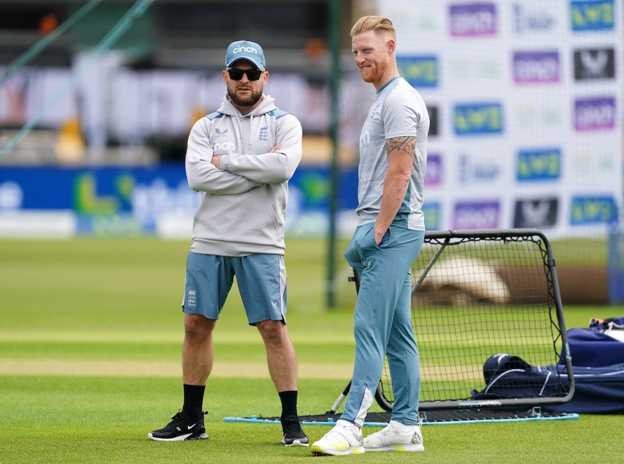 Brendon McCullum and Ben Stokes have chat before the second Test, Trent Bridge, June 9, 2022