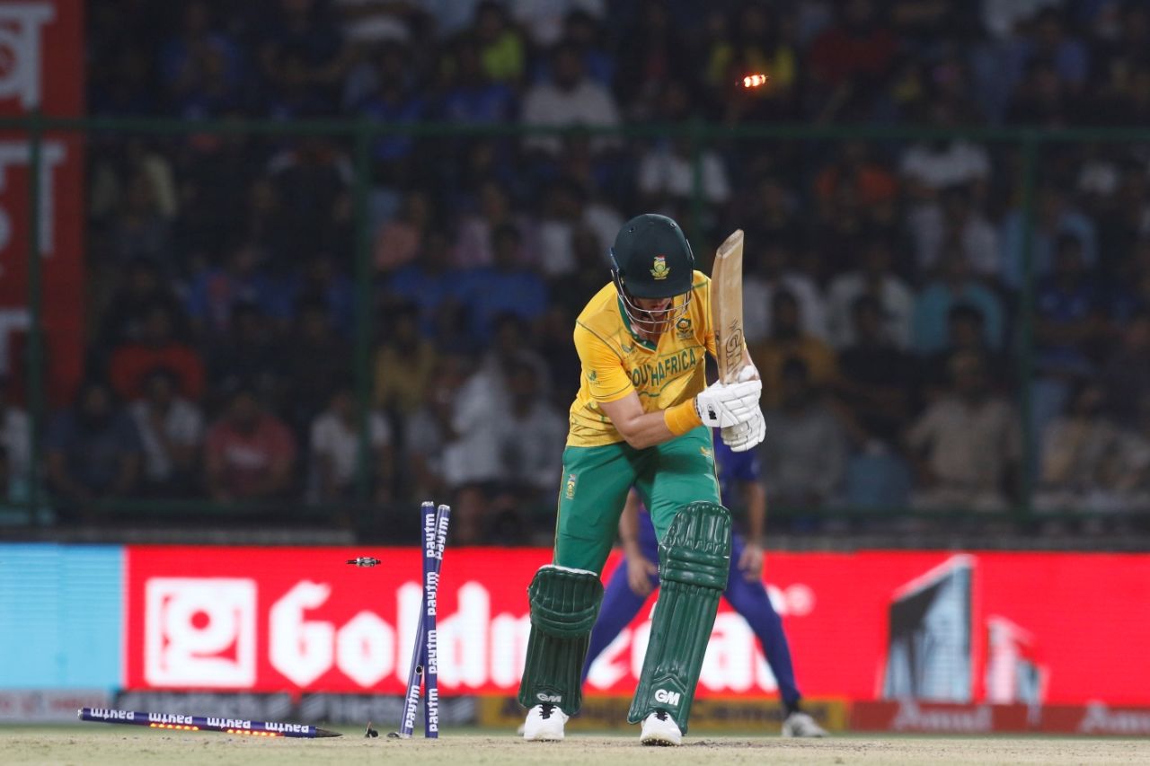 Dwaine Pretorius was flummoxed by a slower full-toss from Harshal Patel, India v South Africa, 1st T20I, Delhi, June 9, 2022