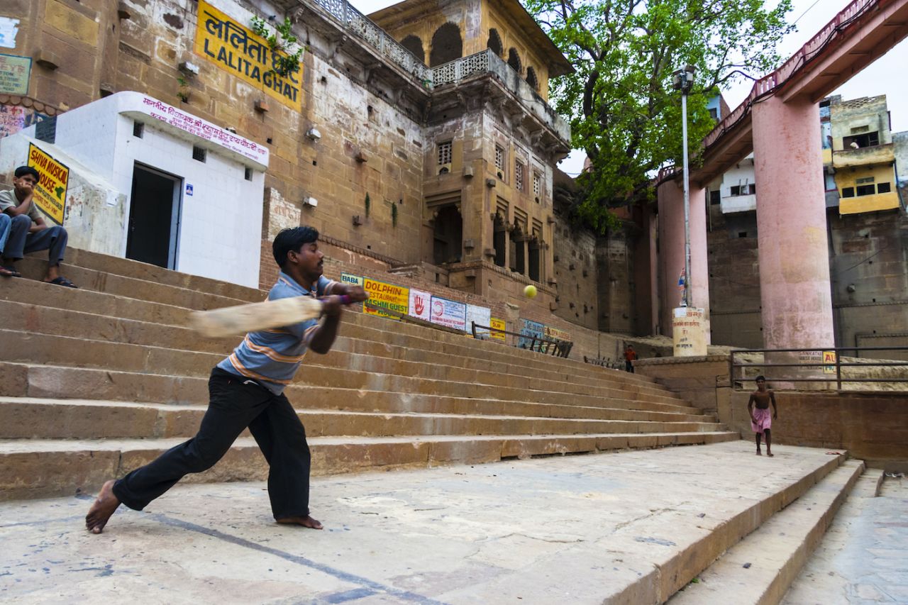 People playing cricket at the Varanasi ghats, May 5, 2007