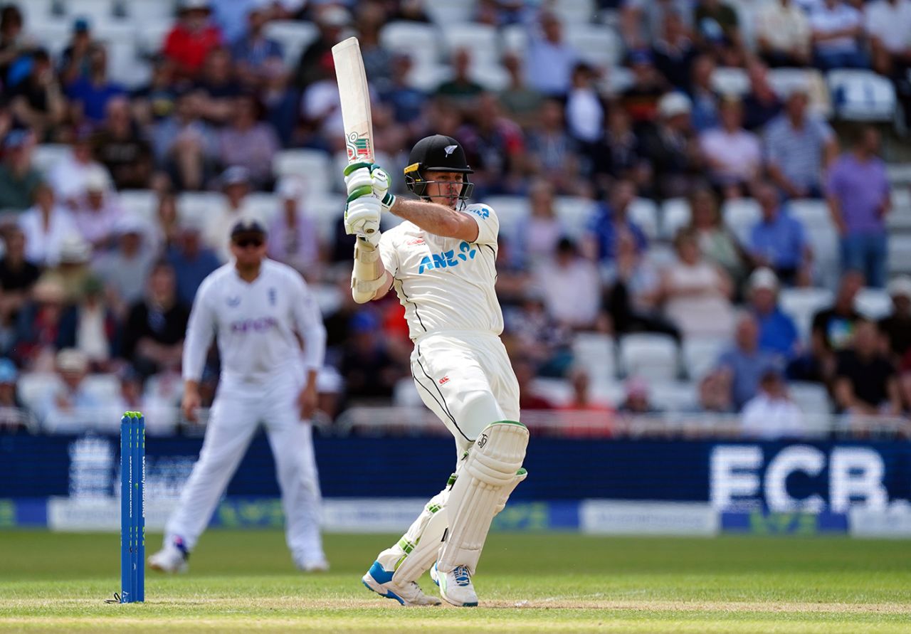 Michael Bracewell climbs into a pull, England vs New Zealand, 2nd Test, Nottingham, 2nd day, June 11, 2022