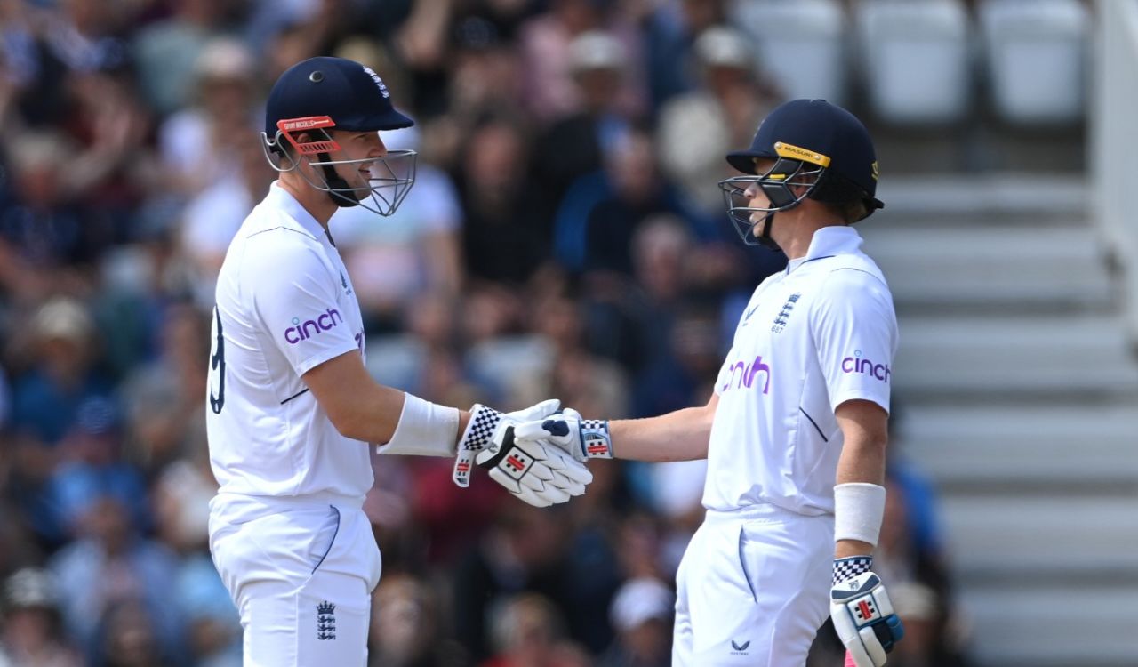 Alex Lees and Ollie Pope extended their partnership on the third morning, England vs New Zealand, 2nd Test, Nottingham, 3rd day, June 12, 2022