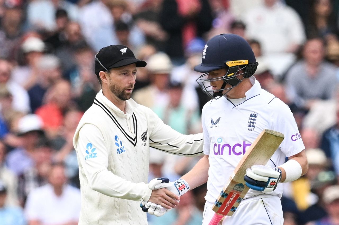 Devon Conway shakes Ollie Pope's hand after he fell for 145, England vs New Zealand, 2nd Test, Nottingham, 3rd day, June 12, 2022