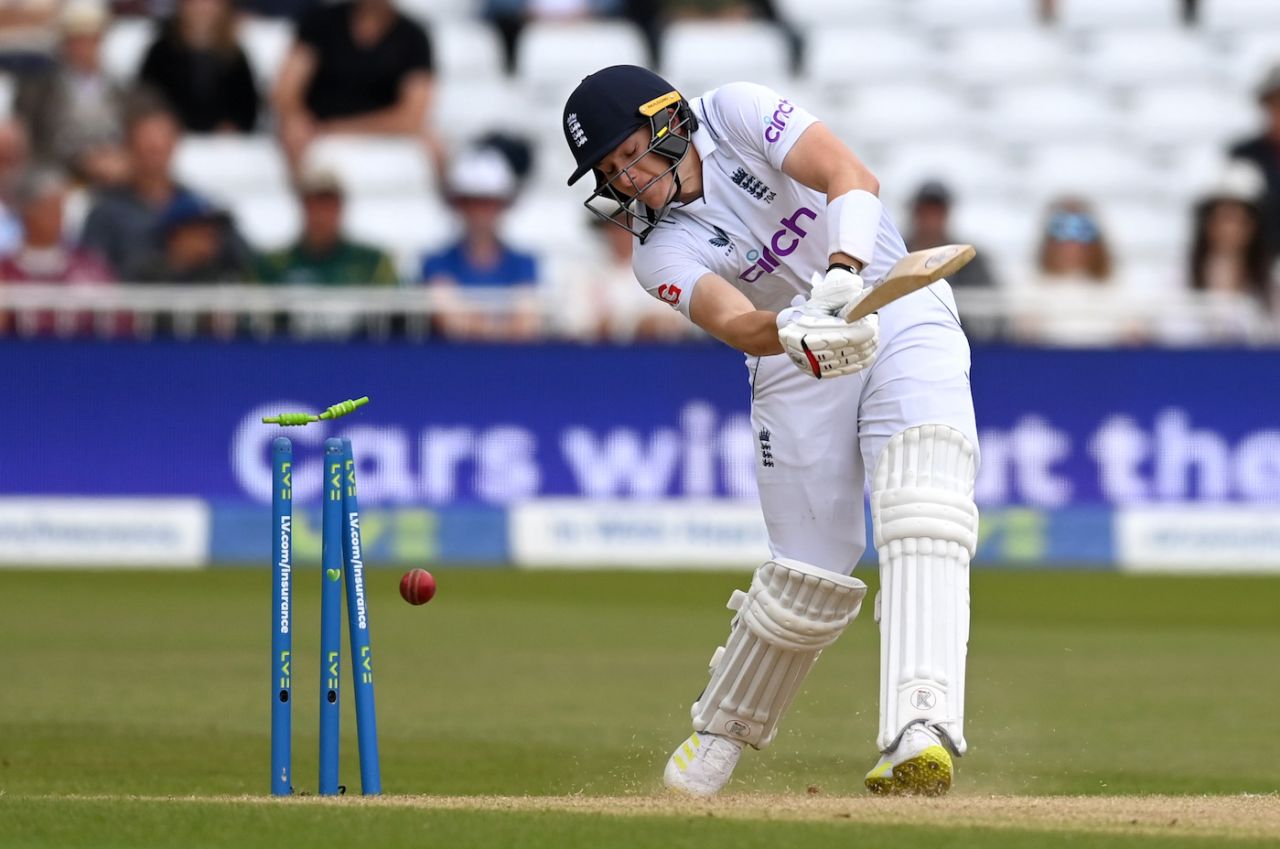 Matthew Potts loses his stumps to become Trent Boult's fifth victim, England vs New Zealand, 2nd Test, Nottingham, 4th day, June 13, 2022