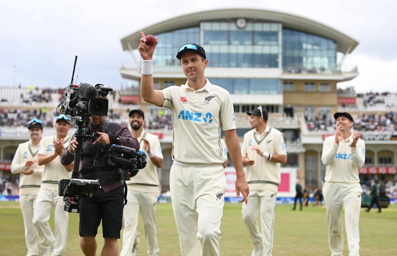 Trent Boult put in a big effort, bowling 33.3 overs to finish with 5 for 106, England vs New Zealand, 2nd Test, Nottingham, 4th day, June 13, 2022