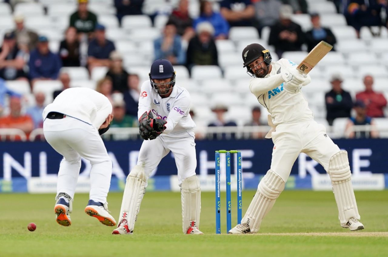 Tom Blundell cuts through the off side, England vs New Zealand, 2nd Test, Nottingham, 4th day, June 13, 2022